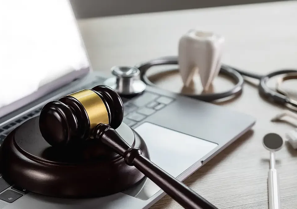 Zahnarzt Behandlungsfehler nachweisen: Anwalt Medizinrecht Regensburg